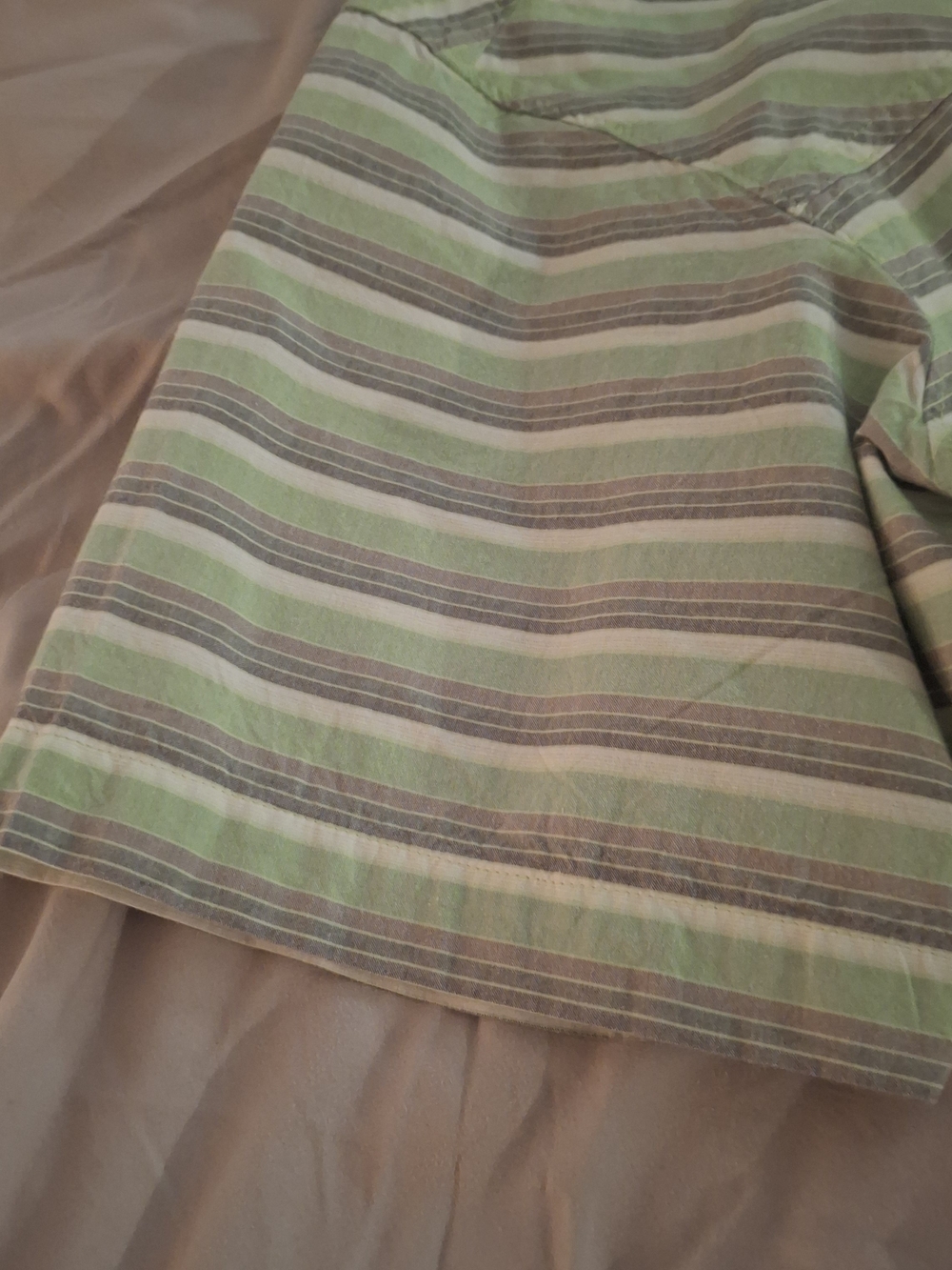 Columbia Men's Short-Sleeve Button-Down in Mint and Gray Stripe - Picture 3 of 8